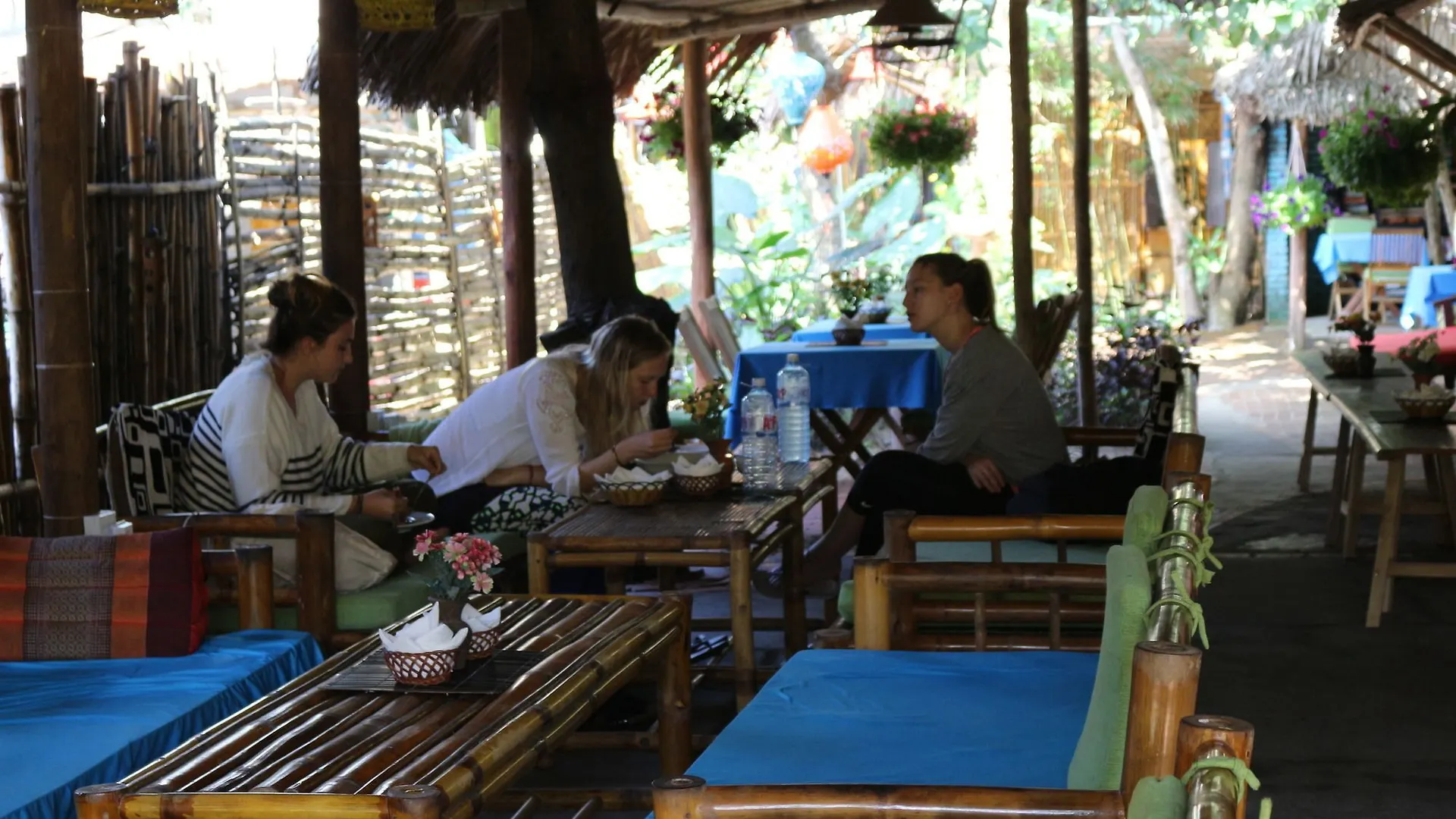 מלון הוי אן Under The Coconut Tree וייטנאם